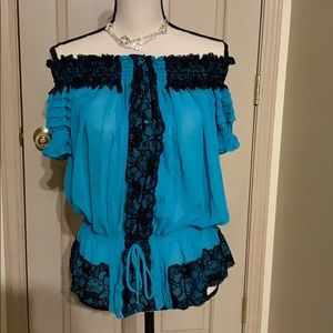 ⚡️⚡️Off the shoulder blue and black Top